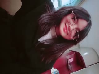 最新百度云泄密流出看似乖乖女的贵州师范学院刘X娟带着作业本和社会混混男友开房方言对白