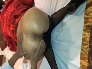 美腿大奶嫩妹 撕破黑丝深插骚逼使劲怼