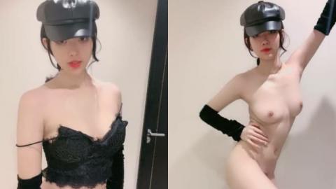 勾魂迷人来电的小眼神骚弄舞姿，完美全露诱惑