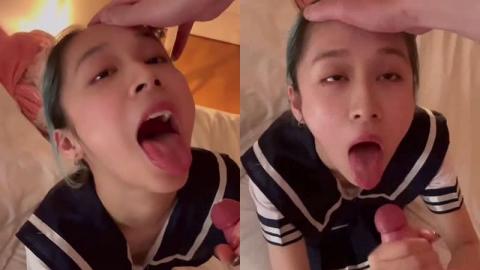 按头杀的那一刹那是不是很刺激？JK制服小姐姐的销魂表演